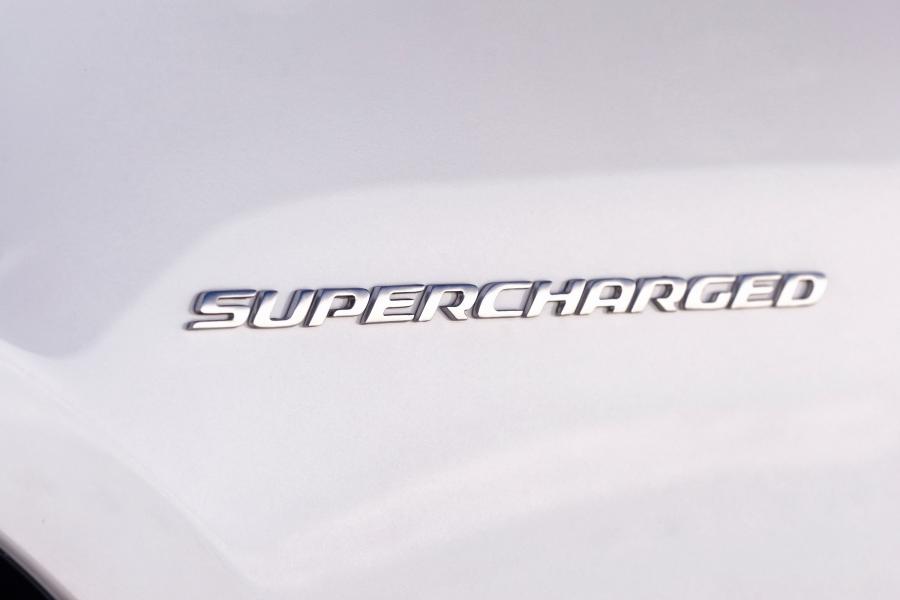 Логотип Dodge Charger SRT Hellcat 2015 года  (фото 81 из 111)